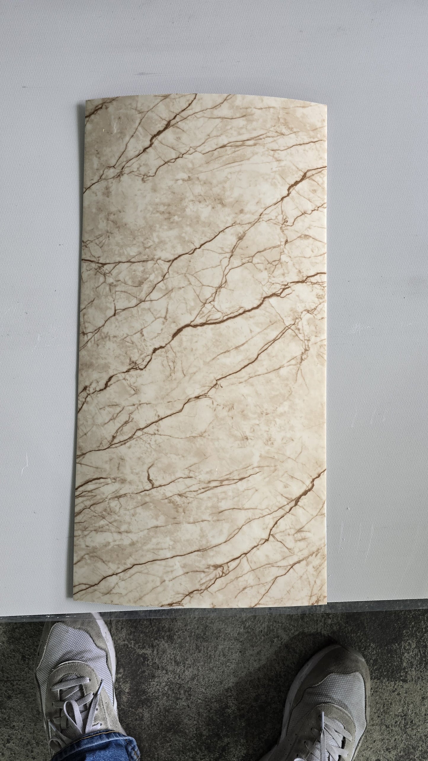 Selbstklebende Marmor-Fliese Beige