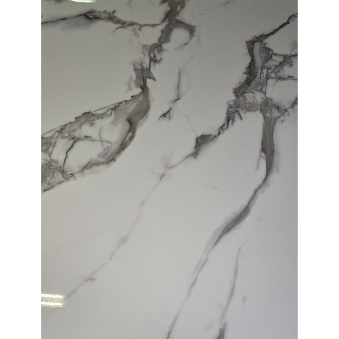 Hochwertige PVC-Platte in Marmoroptik – Breite graue Streifen