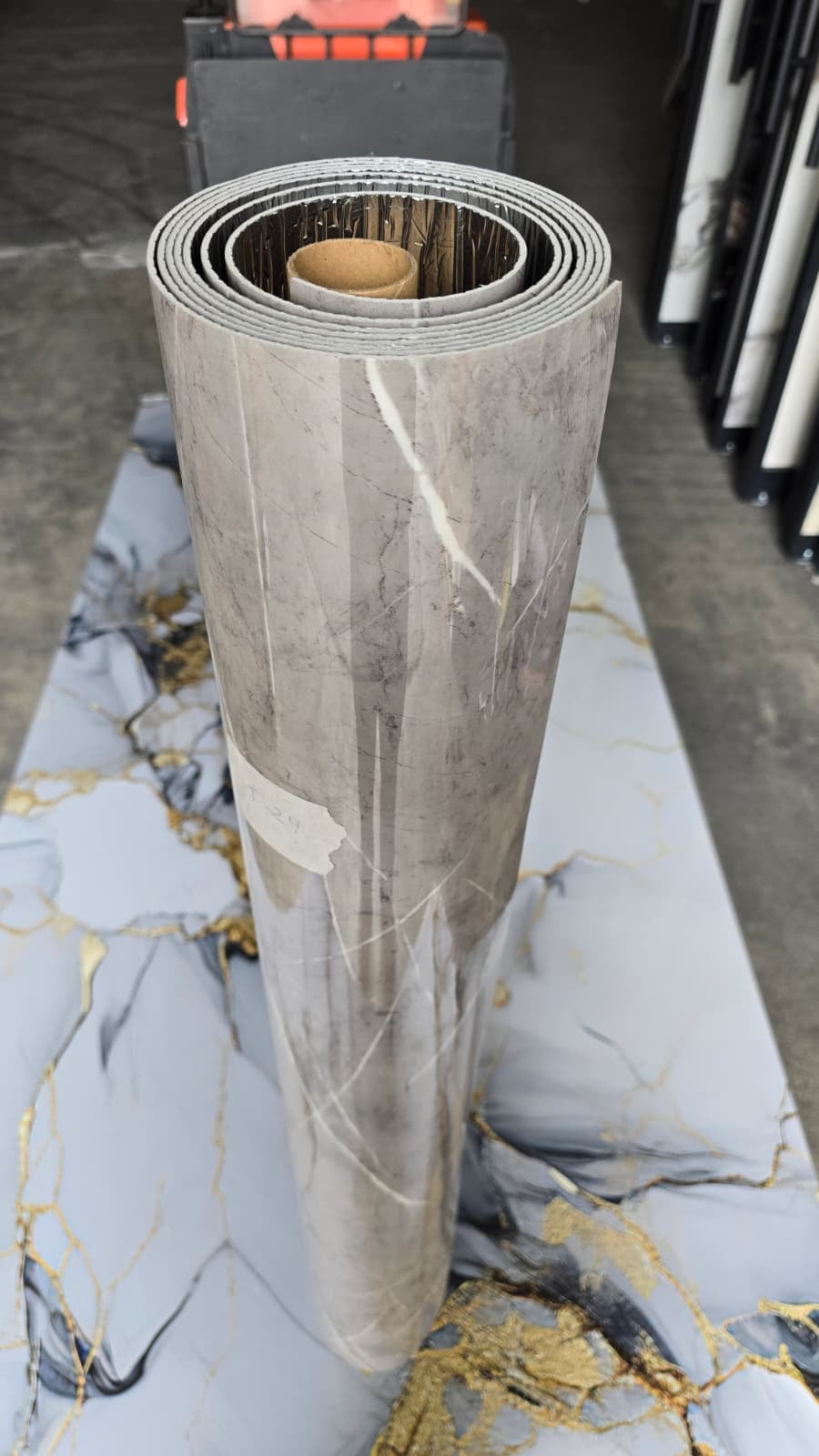 Selbstklebende PVC-Rolle Marmor Grau (Ader) Klebefolie Möbelfolie