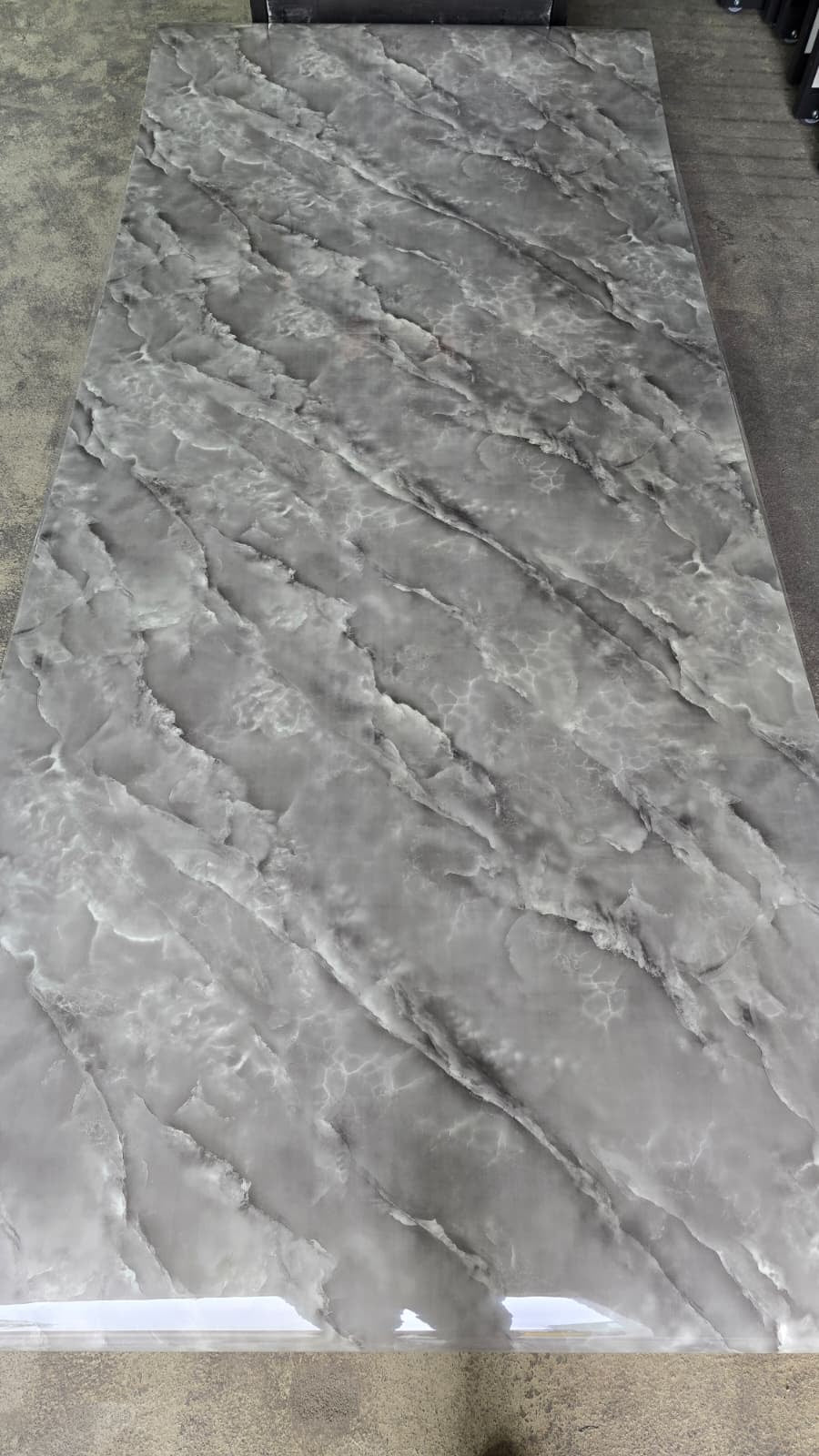 Selbstklebende PVC-Rolle Marmor Grau-Onyx Dunkel