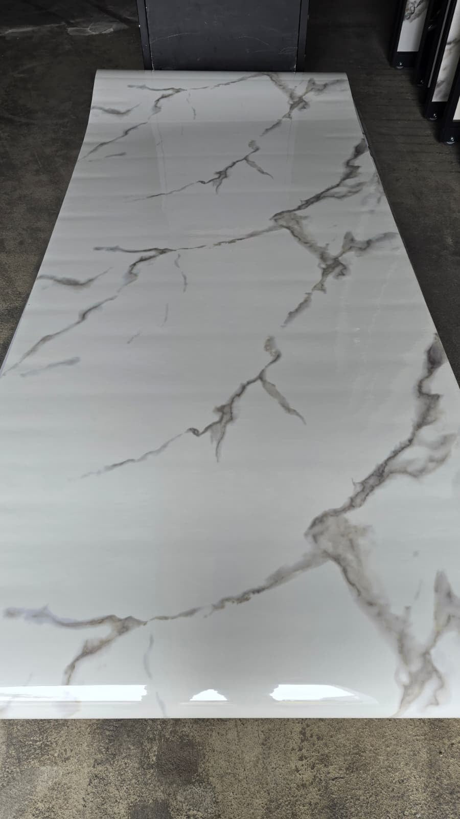 Selbstklebende PVC-Rolle Marmor Weiß Ader
