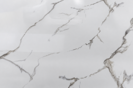 Selbstklebende PVC-Rolle Marmor Weiß (Ader) Detailaufnahme