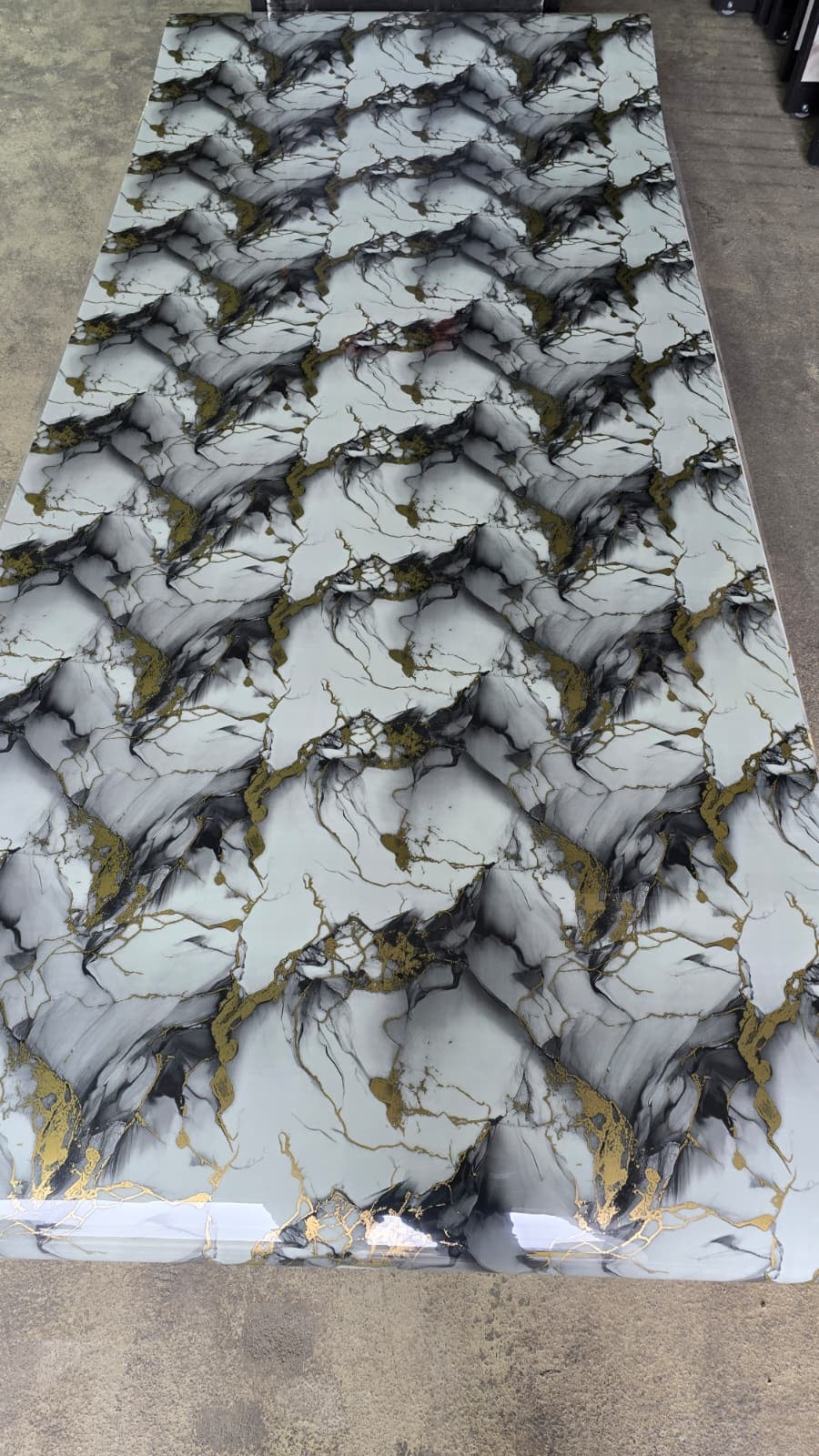 Selbstklebende PVC-Rolle Marmor Weiß-Gold Anthrazit