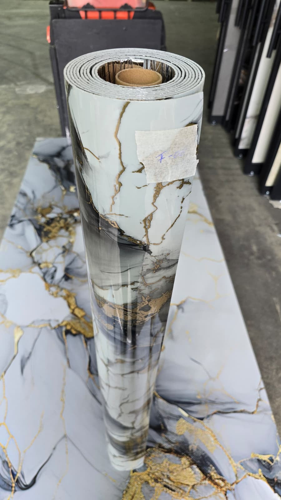 Selbstklebende PVC-Rolle Marmor Weiß-Gold Anthrazit Klebefolie Möbelfolie