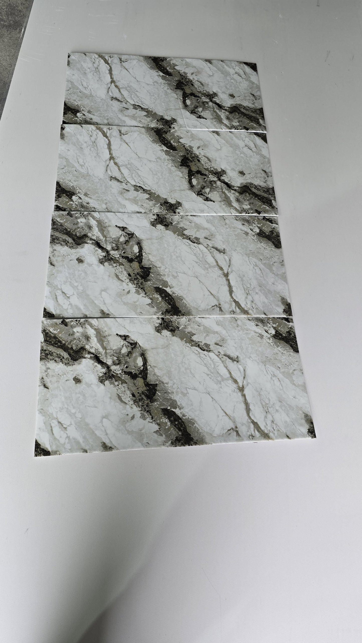 Selbstklebende Marmor-Fliese Weiß-Grau-Schwarz